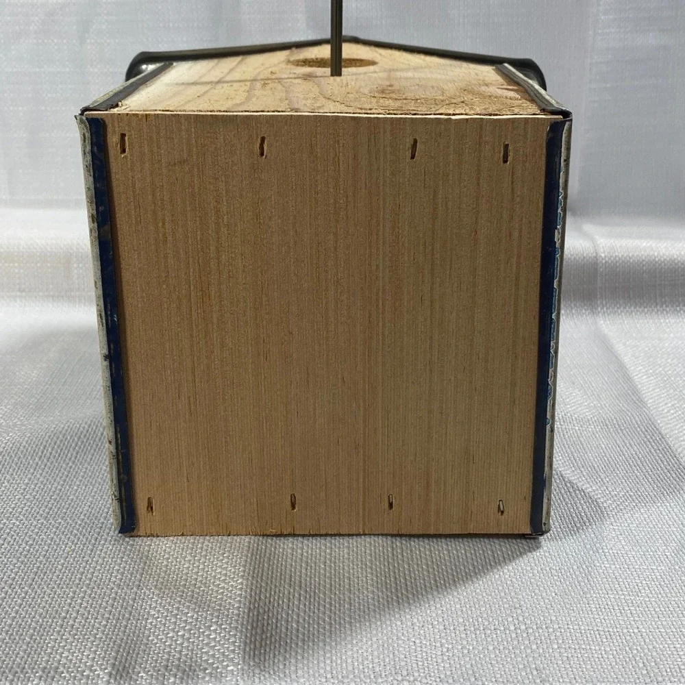 Handmade Vintage Michigan License Plate Birdhouse Cedar Wood Rustic Garden 1969